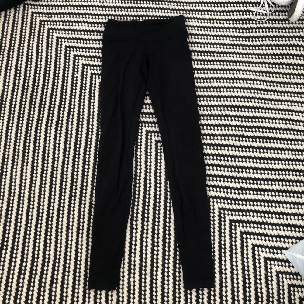 Black lulu leggings!